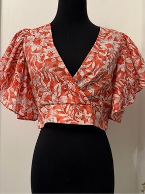 Zara Coral and White Floral Wrap Flutter Sleeve V Neck Crop Top Size Medium
